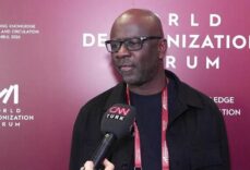 FRANSIZ FUTBOL EFSANESİ CNN TÜRK'TE | Lillian Thuram: "Çocuklar öldüğü zaman din ve ten rengi konuşulmamalı"