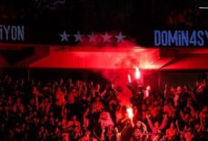 Galatasaray, şampiyonluğunu kutluyor! Şovlar, canlı performanslar...