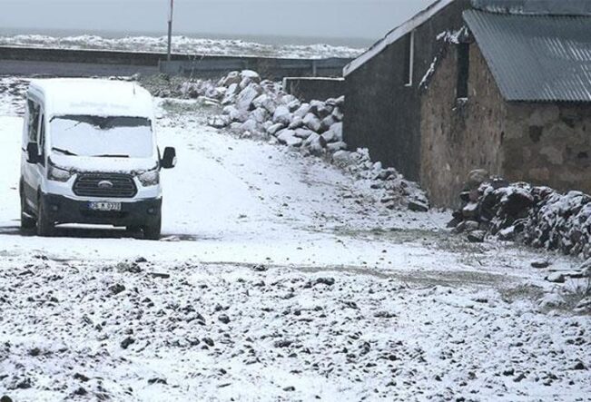 Kars'ta kar yağışı etkili oldu