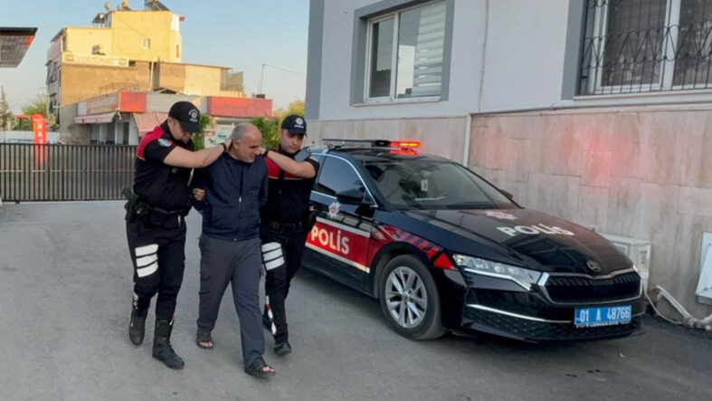 Adana'da sahipsiz köpeğe sopayla saldırdı! Şüpheli gözaltına alındı