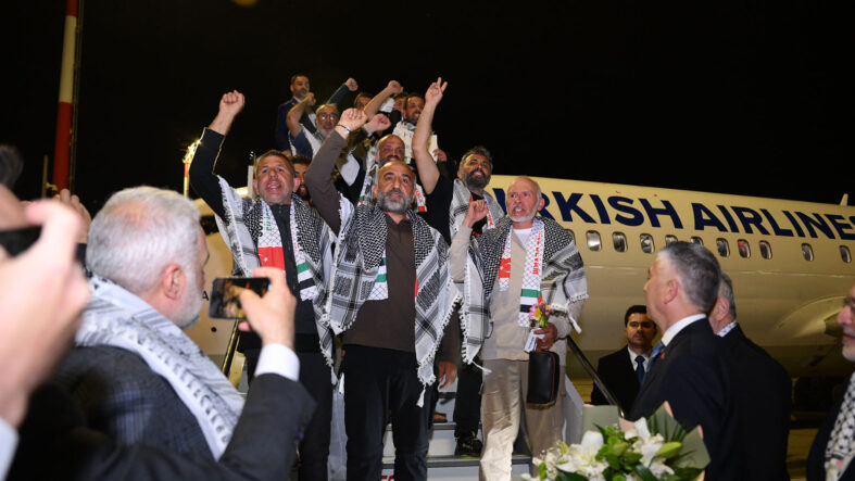 Aktivistleri taşıyan uçak İstanbul Havalimanı’na indi
