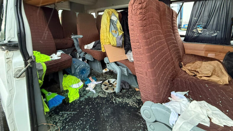 Ankara'da karşı şeride geçti, 10 kişinin bulunduğu minibüsle çarpıştı: Çok sayıda yaralı var