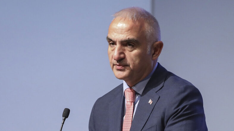 Bakan Ersoy’dan tarihi eser kaçakçılığı operasyonları hakkında açıklama