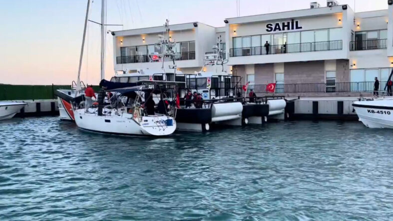 Balıkesir açıklarında tekneye operasyon: 158 kilogram uyuşturucu ele geçirildi
