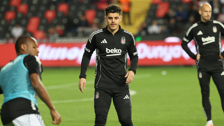 Beşiktaş'ta Milot Rashica maç öncesi sakatlandı