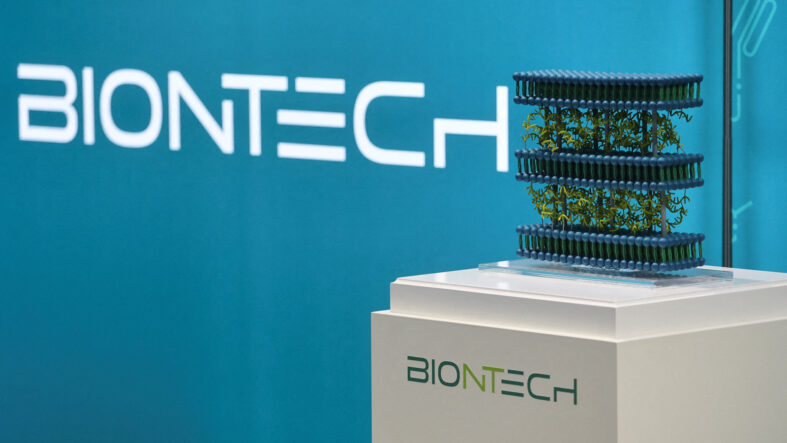 BioNTech koronavirüs aşısı üretimini durduruyor: Dört fabrika kapanacak, 1860 kişi etkilenecek!