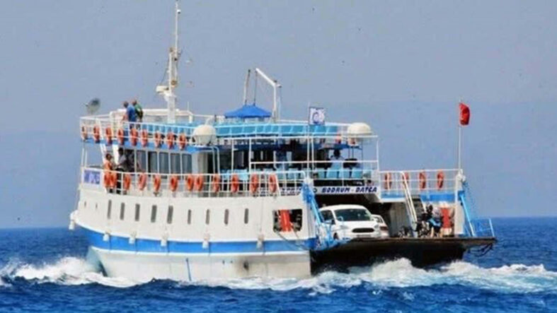 Bodrum’da feribota kuvvetli rüzgar engeli