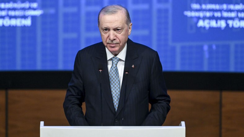 Cumhurbaşkanı Erdoğan'dan yeni anayasa mesajı