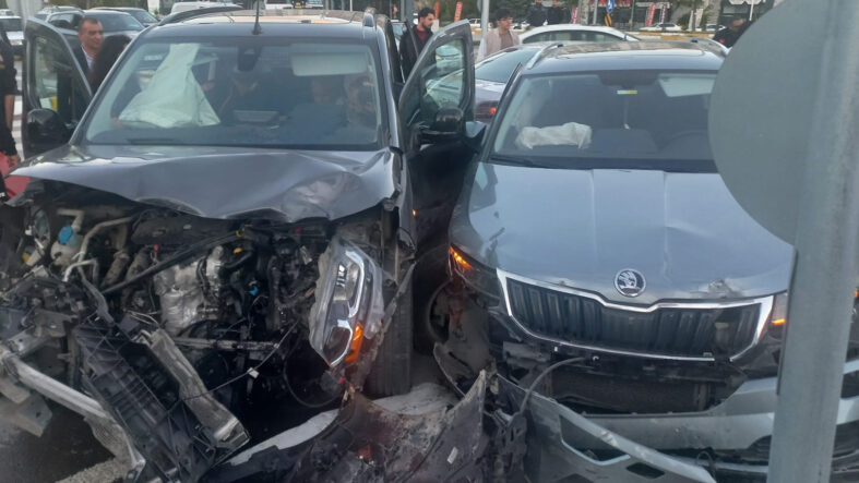 Elazığ'da zincirleme trafik kazası: Yaralılar var