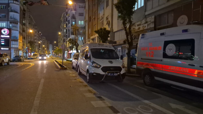 Eskişehir'de 1 çocuk babası şahıs evinde ölü bulundu