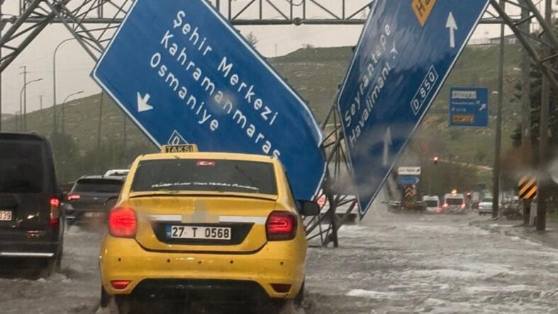 Gaziantep'te "süper hücre" fırtınası şehri talan etti