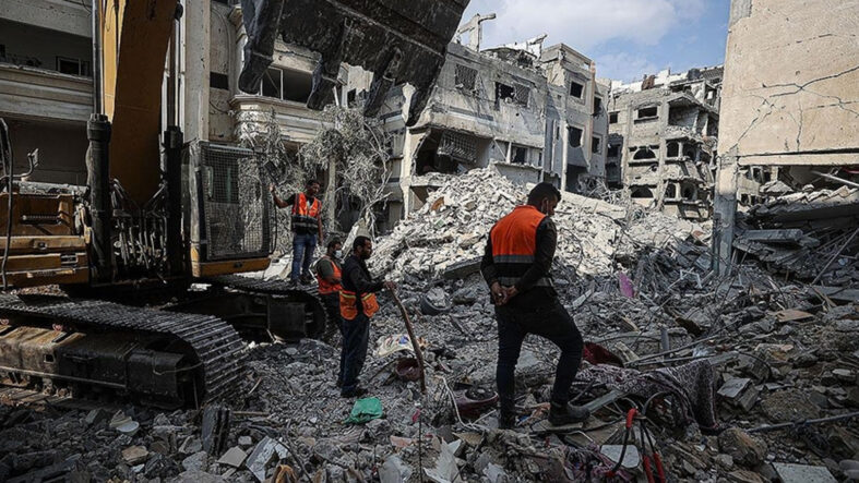 Gazze'de can kaybı 72 bin 744'e yükseldi