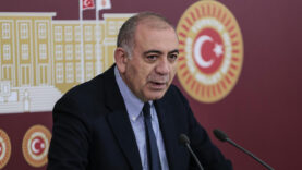 Gürsel Tekin görevden alındı
