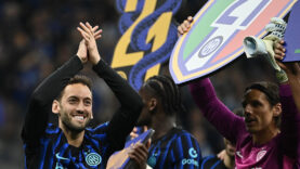 Hakan Çalhanoğlu, Inter'de kupa koleksiyonuna bir yenisini daha ekledi
