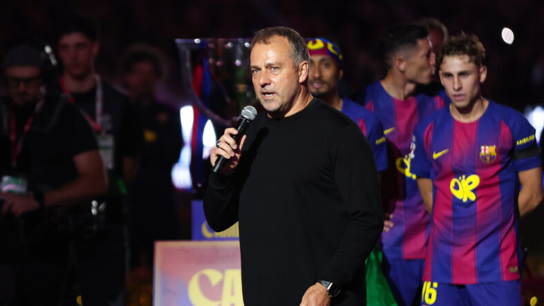 Hansi Flick, Barcelona'da gördüğü destekten dolayı minnettar: "Asla unutmayacağım"