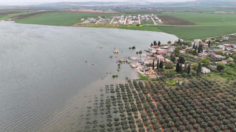 Baraj sınırları içerisindeki köyler aşırı yağışlarla sular içerisinde kaldı