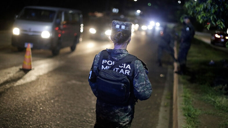 Honduras'ın kuzeyinde düzenlenen 2 ayrı saldırıda 6'sı polis 24 kişi öldürüldü