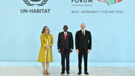 İlham Aliyev Dünya Şehir Forumu için gelen konukları karşıladı