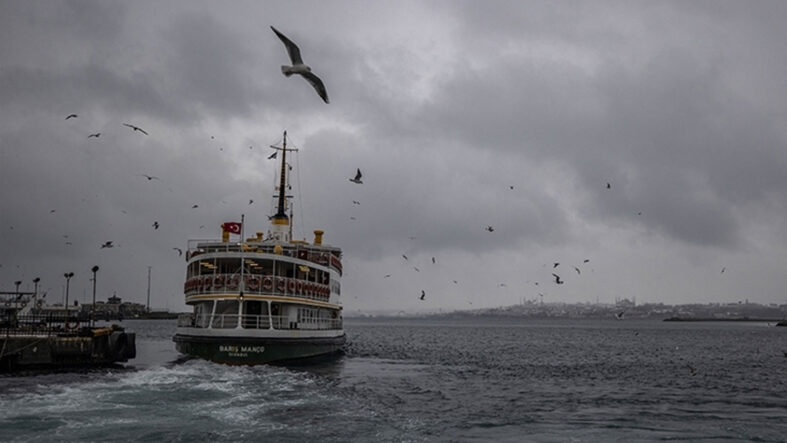 İstanbul'da deniz ulaşımına hava muhalefeti engeli