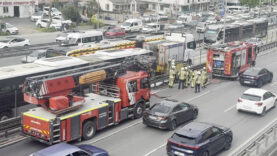 İstanbul'da metrobüs yangını