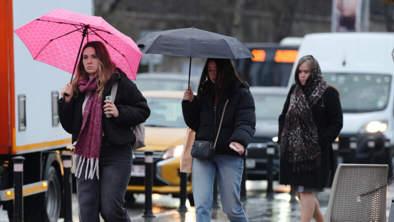 Meteoroloji İstanbul için alarm verdi: 16 ilde kuvvetli rüzgar ve sağanak etkili olacak