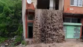 Ordu'da ilginç görüntü! Sel sonrası evinden şelale aktı