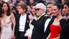 Pedro Almodóvar, Cannes’a 9 dakikalık alkışla döndü