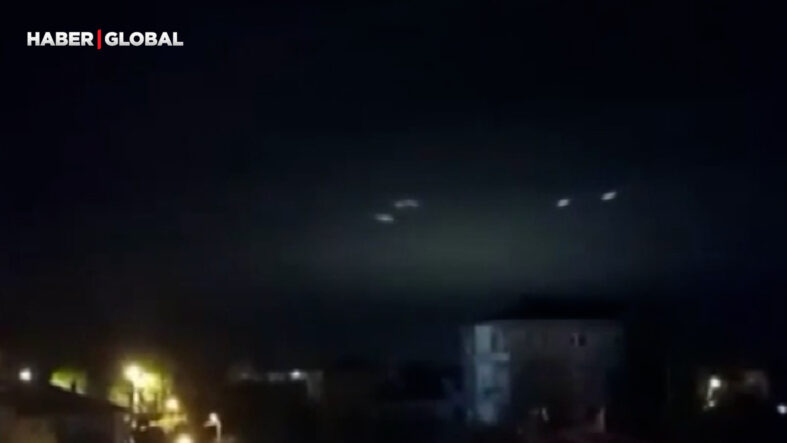 Sakarya'da gökyüzündeki sıralı ışıklar merak uyandırdı!