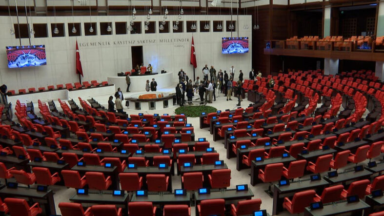 TBMM'de gündem yoğun: Fahiş site aidatları için harekete geçildi