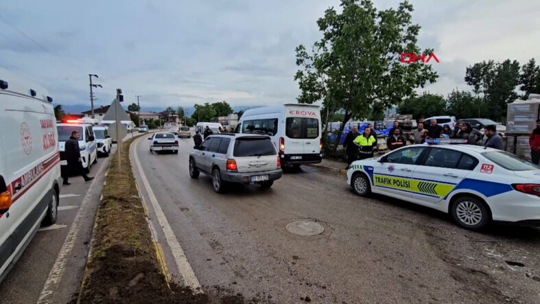Tokat'ta iki minibüs çarpıştı: 11 yaralı