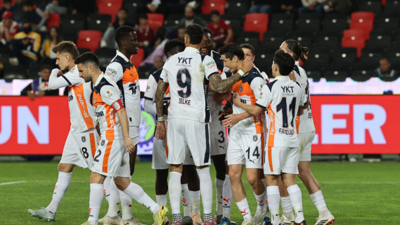 Trabzonspor kupayı alırsa Başakşehir Konferans Ligi'ne gidecek