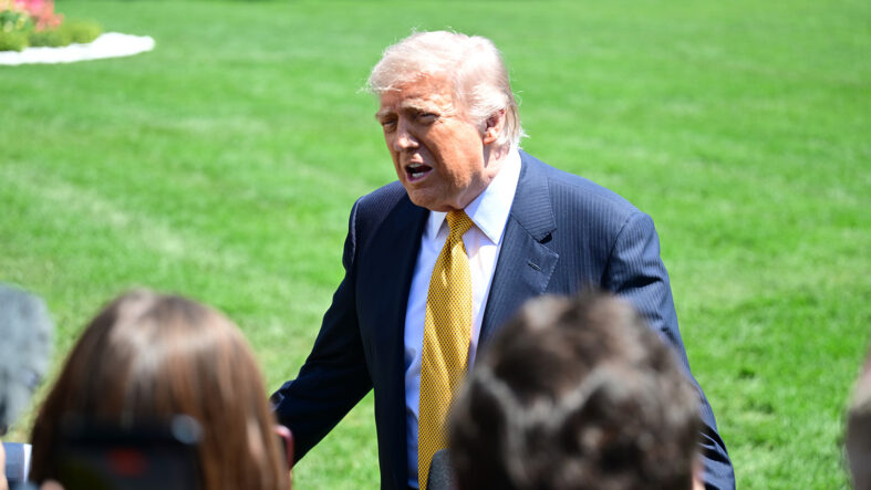 Trump, İran'daki fiyaskoyu Küba ile unutturmak istiyor