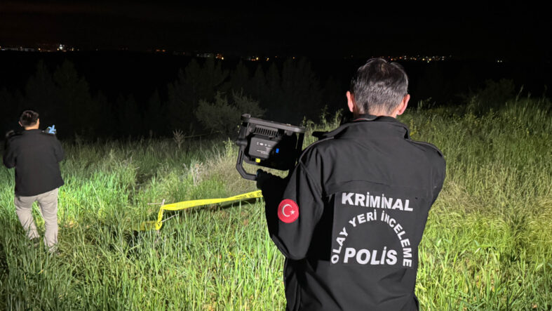 Uşak'ta sır dolu olay! Tarlada ceset bulundu