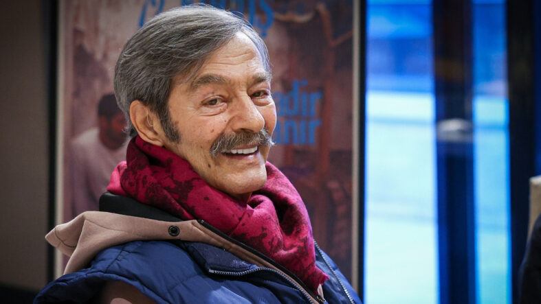 Usta oyuncu Kadir İnanır hastaneye kaldırıldı