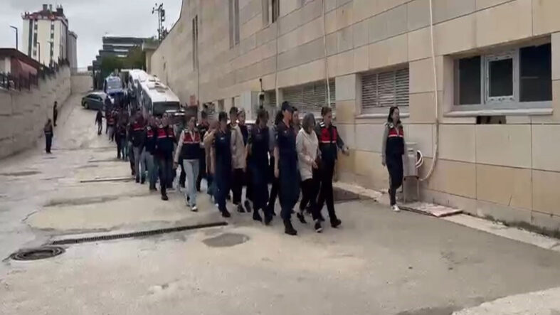 Yoğun bakım usulsüzlüğü operasyonunda 19 şüpheli adliyede