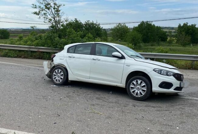 Çanakkale’de 2 otomobilin çarpıştı: 2 ölü, 3 yaralı