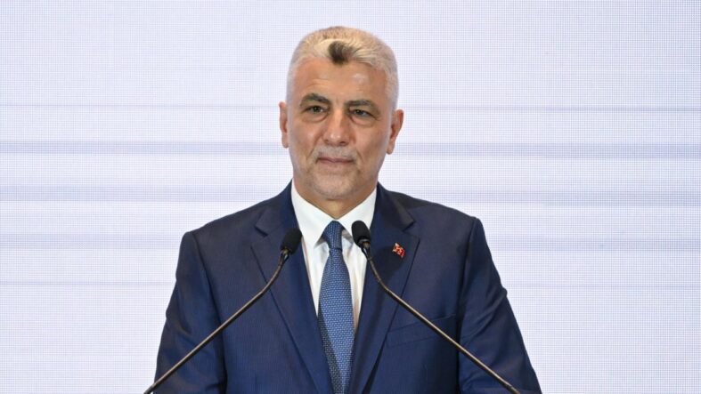 bakan-bolat-hizmet-ihracatinda-ilk-6-ulke-arasindayiz.jpg