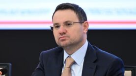 bakan-gurlek-kadinlarin-onurunu-zedeleyen-ifadeler-asla-kabul-edilemez.jpg