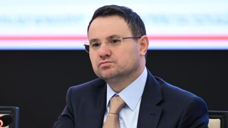 bakan-gurlek-kadinlarin-onurunu-zedeleyen-ifadeler-asla-kabul-edilemez.jpg