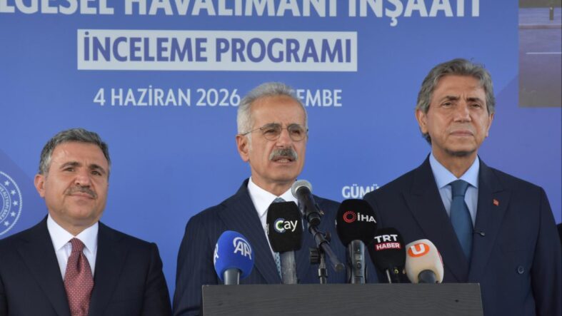 bakan-uraloglu-istanbul-havalimaninda-gunluk-1730-ucusla-yeni-bir-rekora-imza-attik.jpg