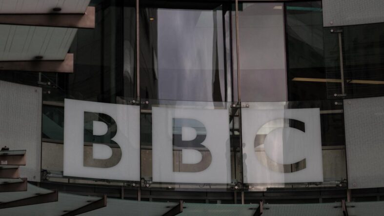 bbc-500-milyon-sterlinlik-tasarruf-plani-kapsaminda-550-kisinin-isine-son-verecek.jpg