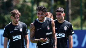 besiktas-gunu-cift-antrenmanla-tamamladi.jpg