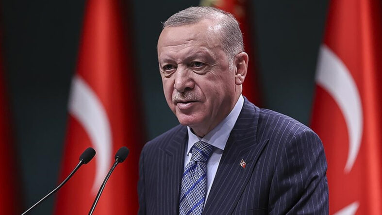 Cumhurbaşkanı Erdoğan, Süper Lig'e yükselen Çorum FK'yı tebrik etti