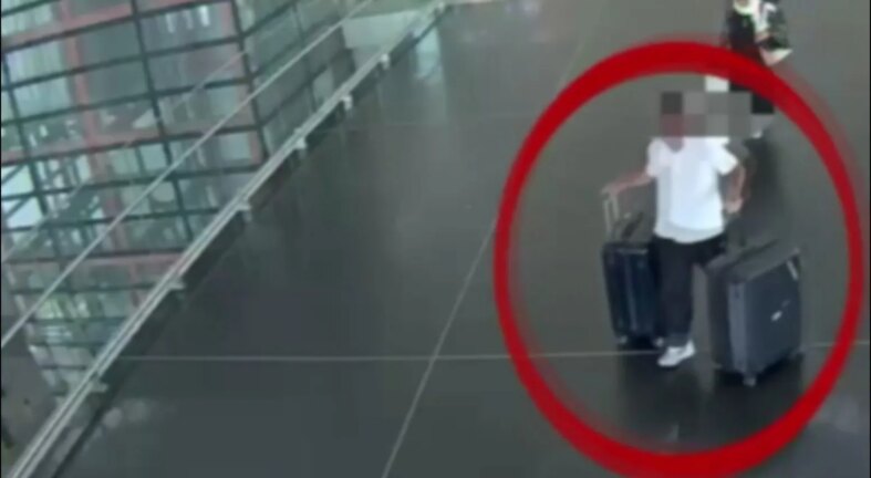 istanbul-havalimaninda-hanutculara-operasyon-21-gozalti.jpeg
