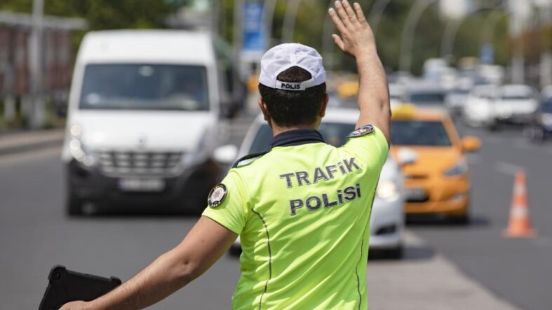 istanbulda-2-ilcede-bazi-yollar-trafige-kapatilacak.jpg