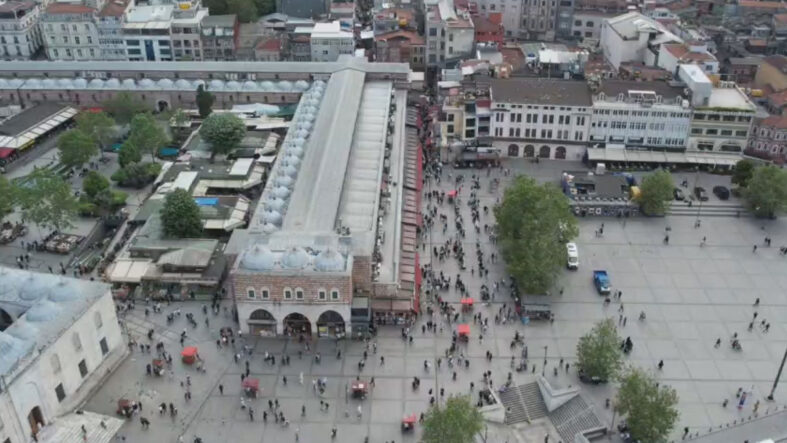 Kurban Bayramı öncesi Eminönü havadan görüntülendi