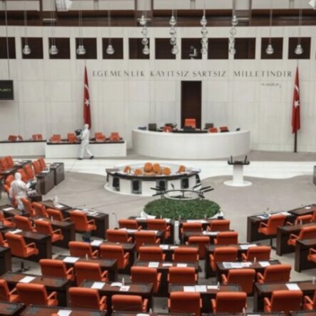 tbmmnin-calisma-suresi-uzatildi-karar-resmi-gazetede.jpg