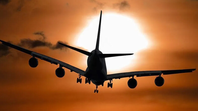 turk-hava-sahasinda-alarm-kacirilma-kodu-veren-yolcu-ucagina-f-16lar-eslik-etti.jpg