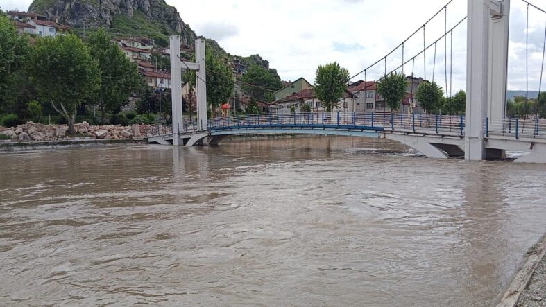 turkiyede-gecen-ay-214-siddetli-meteorolojik-olay-yasandi.jpg