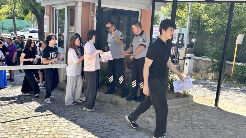 YKS’nin son oturumu olan YDT başladı